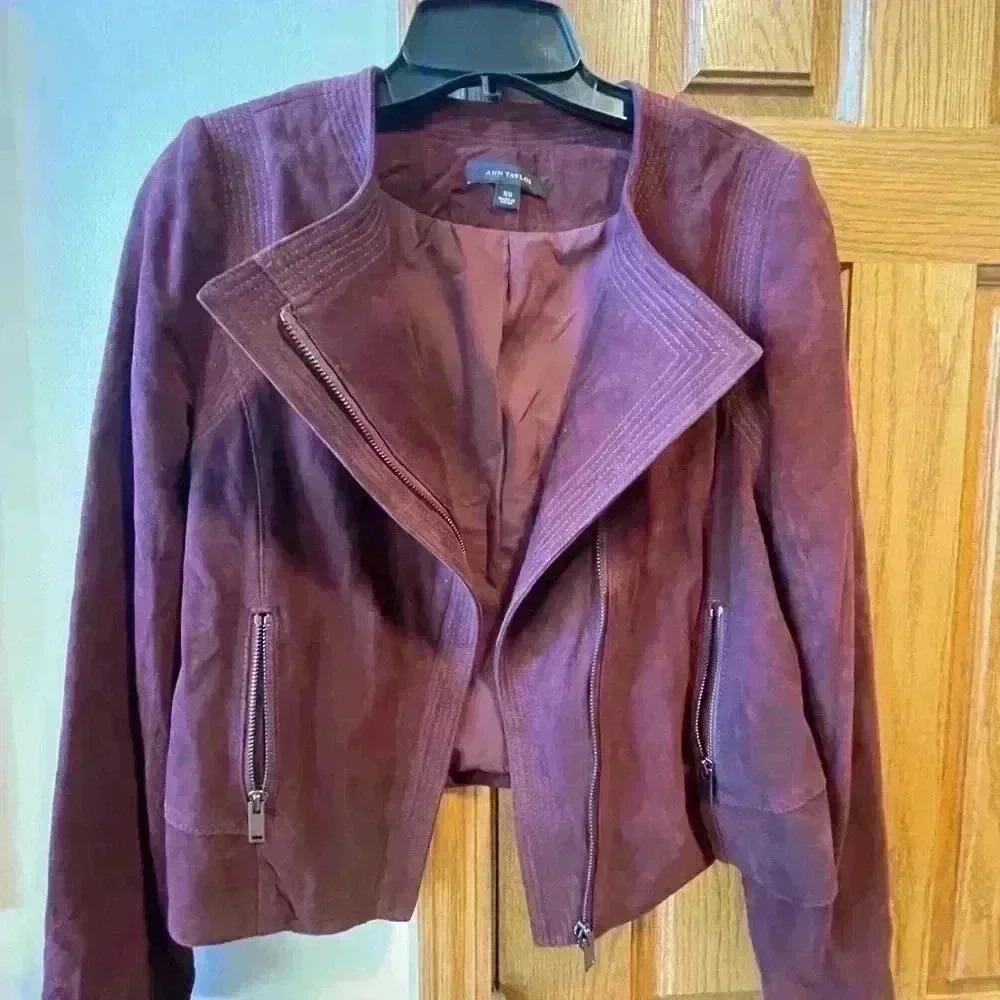 100 % Suede Wine/Rust Ann Taylor Jacket Size Extra Small-NWOT